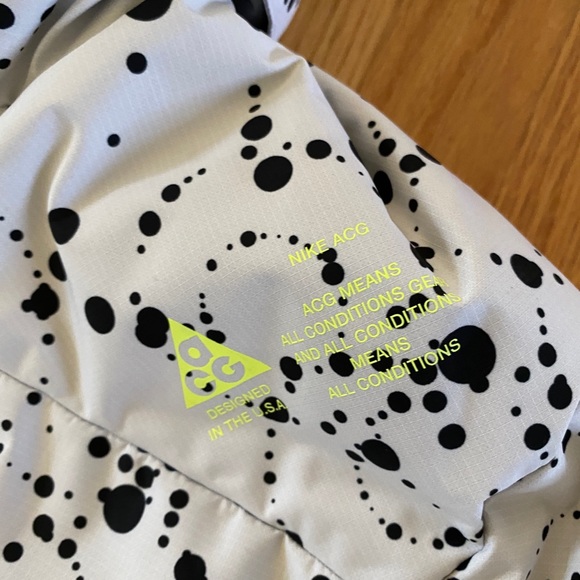 NIKE ACG Down Fill Jacket (Sold Out) - Picture 3 of 5